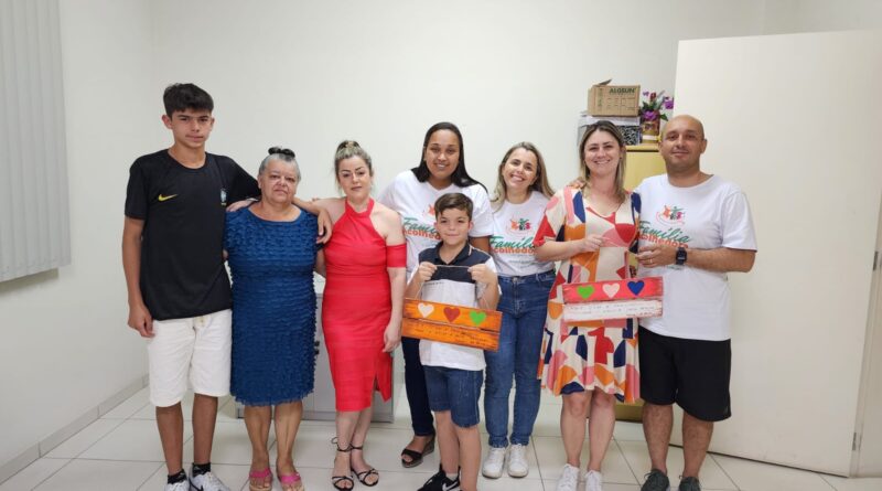 Casais concluem capacitacao no servico de Familia Acolhedora 800x445
