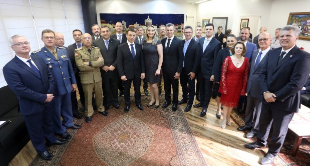 POSSE_moises_e_daniela_dao_posse_ao_primeiro_escalao_do_governo_20190102_2012300679.jpg