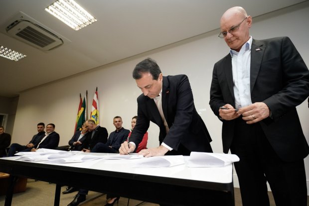 blumenau_-_estado_investe_r_65_milhoes_na_agricultura_familiar_para_merenda_da_rede_estadual_20190923_1018390957.jpg