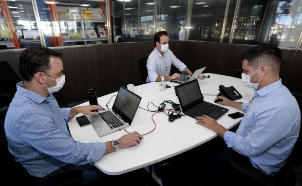 central_de_atendimento_aos_municipios_apoiara_secretaria_da_saude_durante_pandemia_de_covid.jpg
