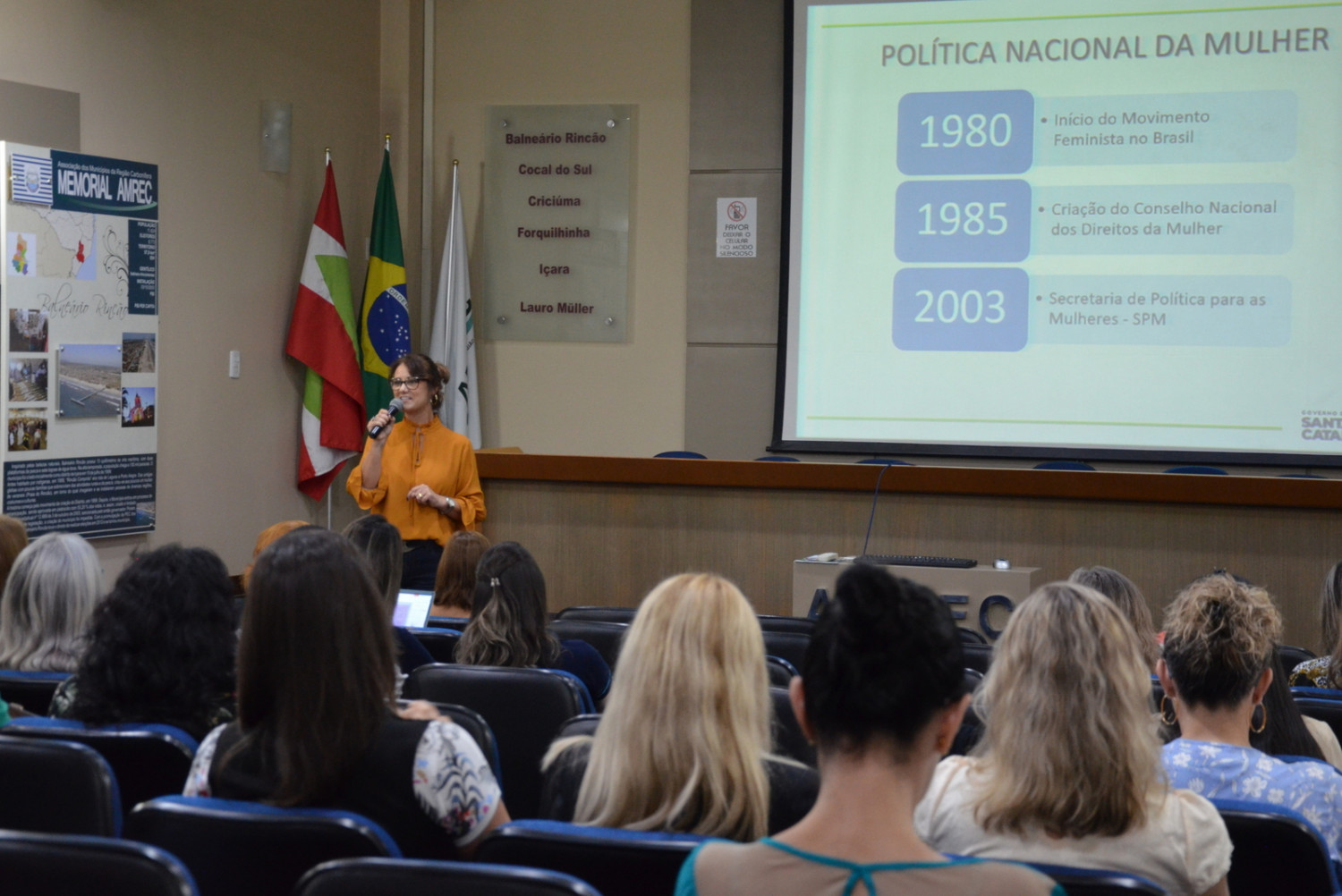 roda de conversa amrec criciuma1.JPG